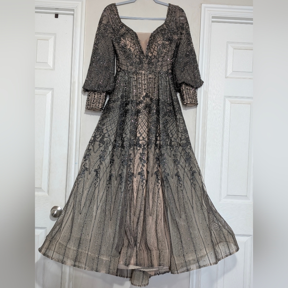 Elegant Dark Gray Evening Long Sleeve Embroidered Lace Bead Crystal Gown dress